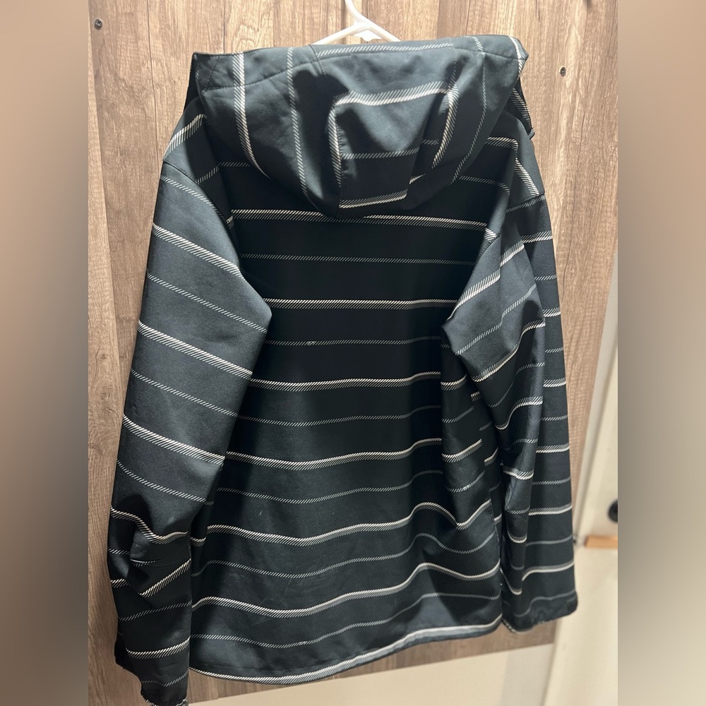 686 Men's Striped Jacket Snowboarding Tag Softshell Black Gray - Picture 7 of 7
